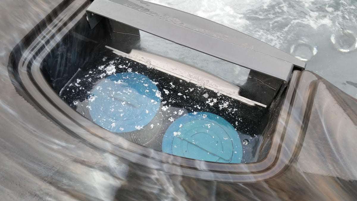 How to Treat White Water Mold in Swimming Pools - United Chemical